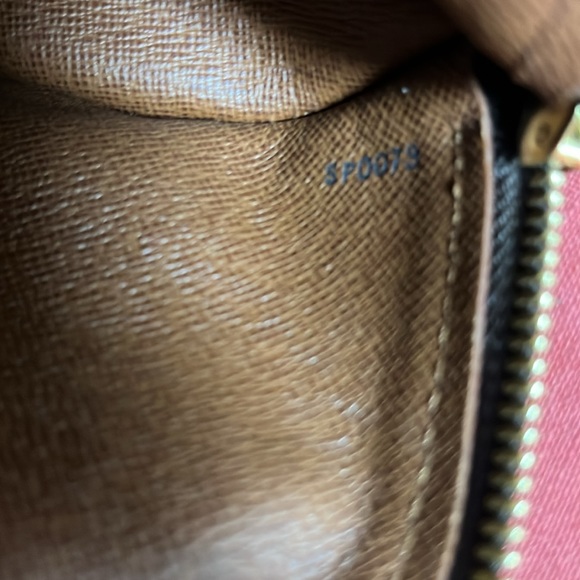 EUC Louis Vuitton 1993 Papillon Cylinder Bag with Small Cylinder Coin Bag - Picture 9 of 15